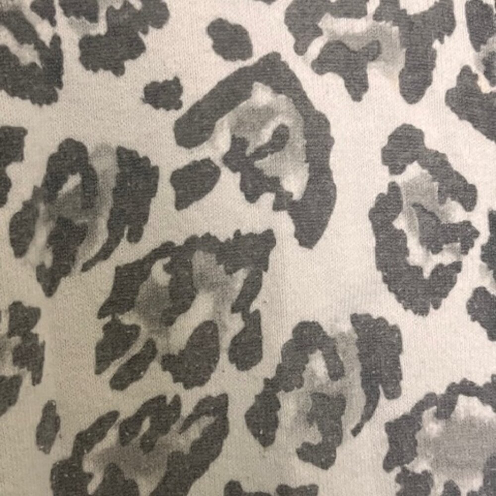 Chico's Zenergy Zip Front Hoodie with pockets Sz 3 XL 16  Grey Cheetah print - Picture 7 of 7